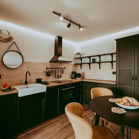 Ugo Apartman Halaszi Екстер'єр фото