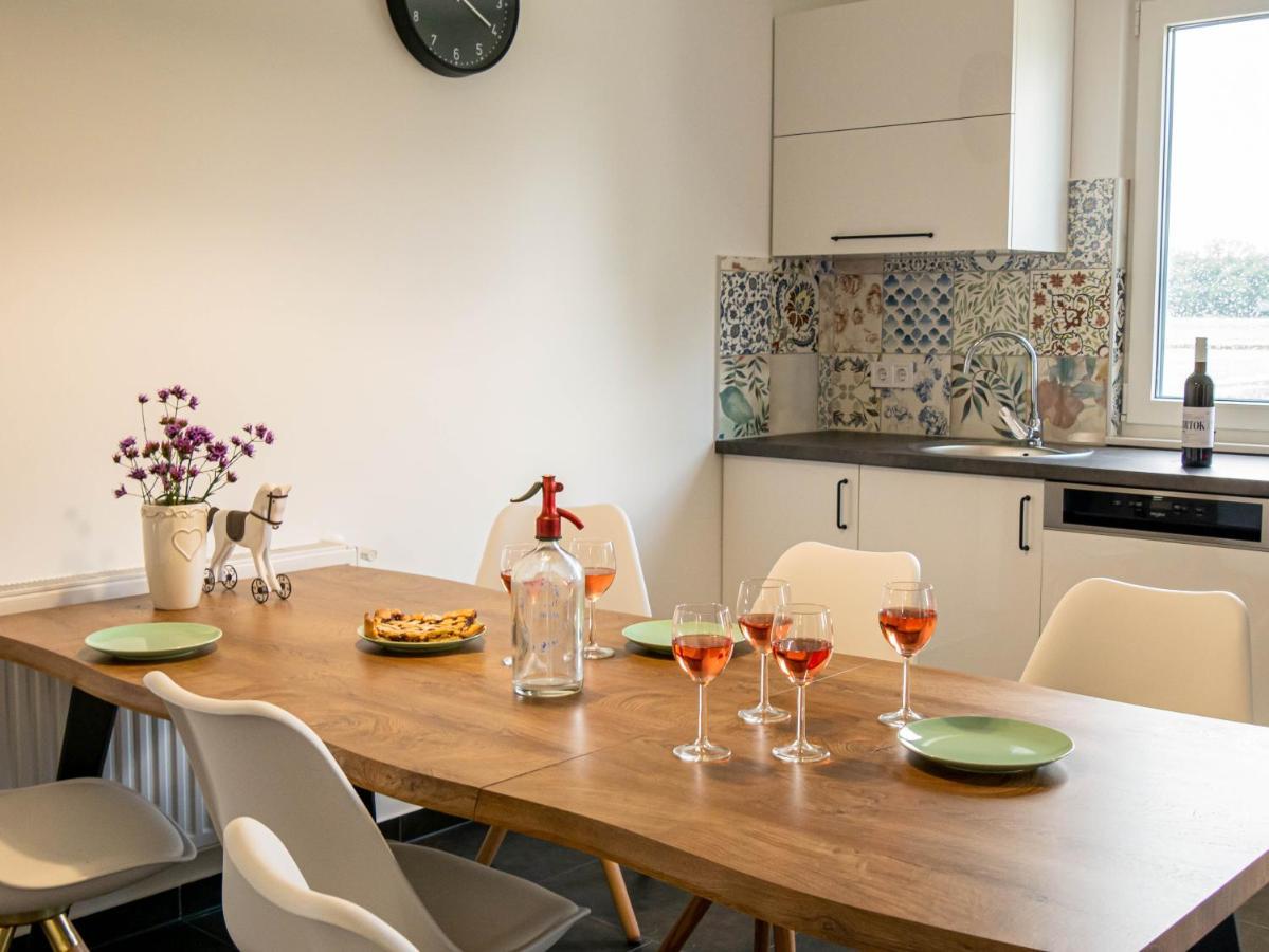 Ugo Apartman Halaszi Екстер'єр фото